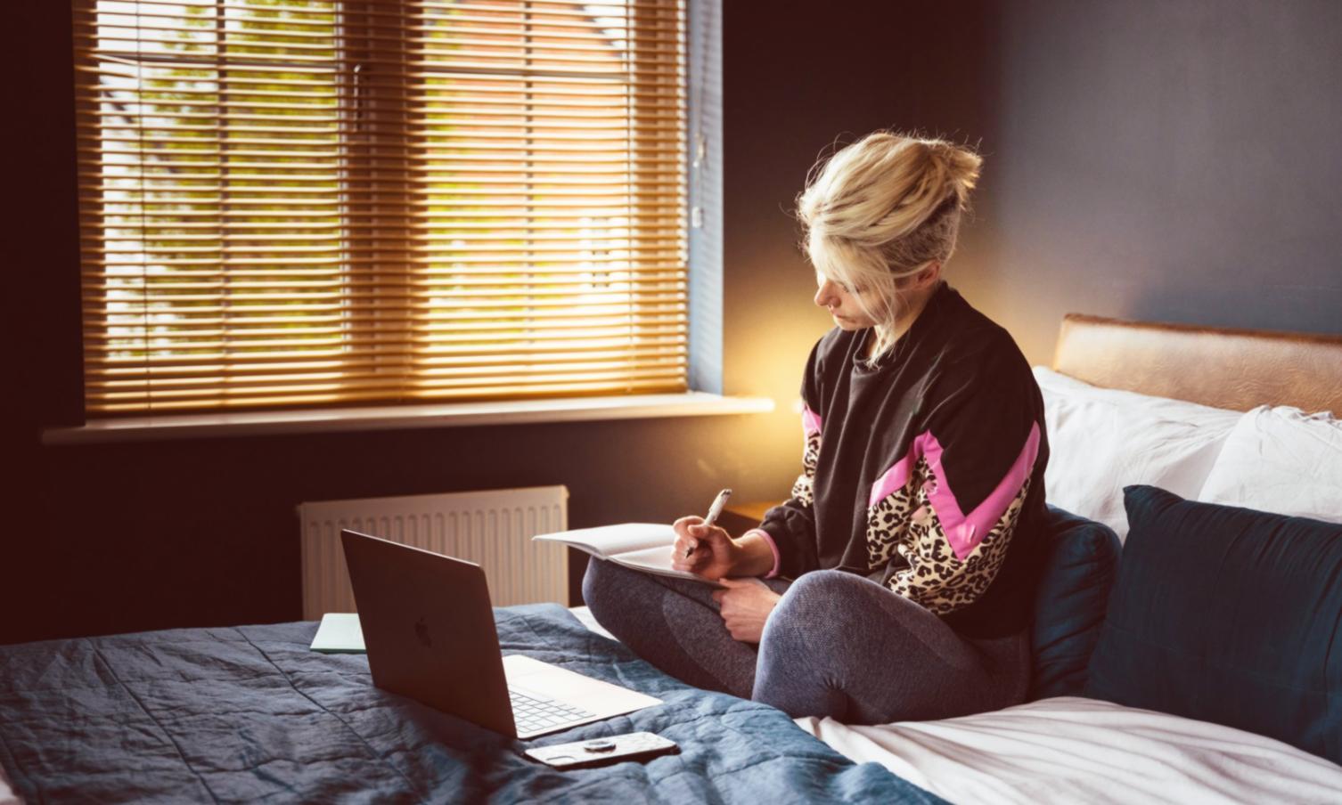 Teamarbeit und Austausch im Lernumfeld